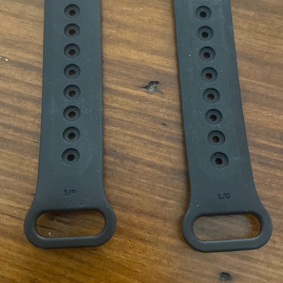 Fitbit Inspire 2 branded straps - Picture 3 of 4